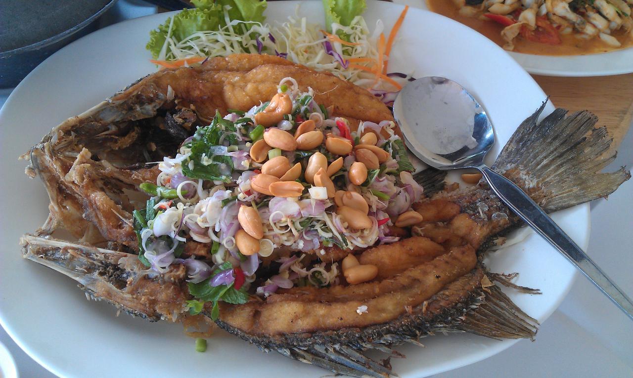 Baan Talay See Cream Resort Samut Songkhram Ngoại thất bức ảnh