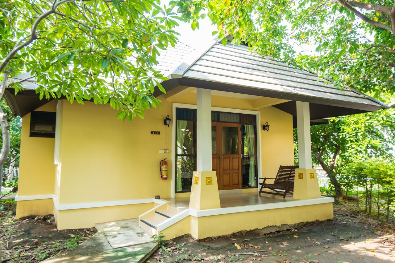 Baan Talay See Cream Resort Samut Songkhram Ngoại thất bức ảnh