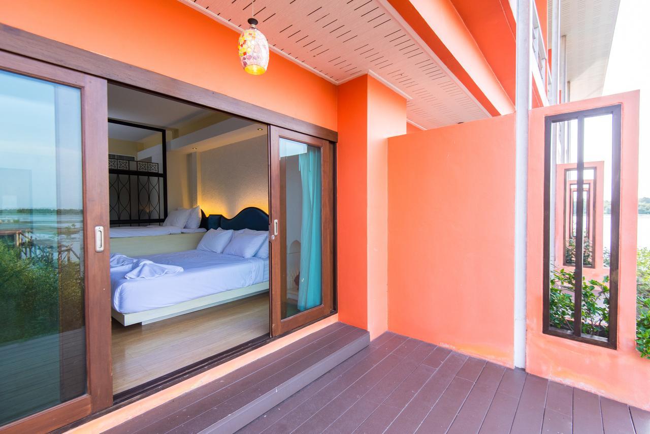 Baan Talay See Cream Resort Samut Songkhram Ngoại thất bức ảnh