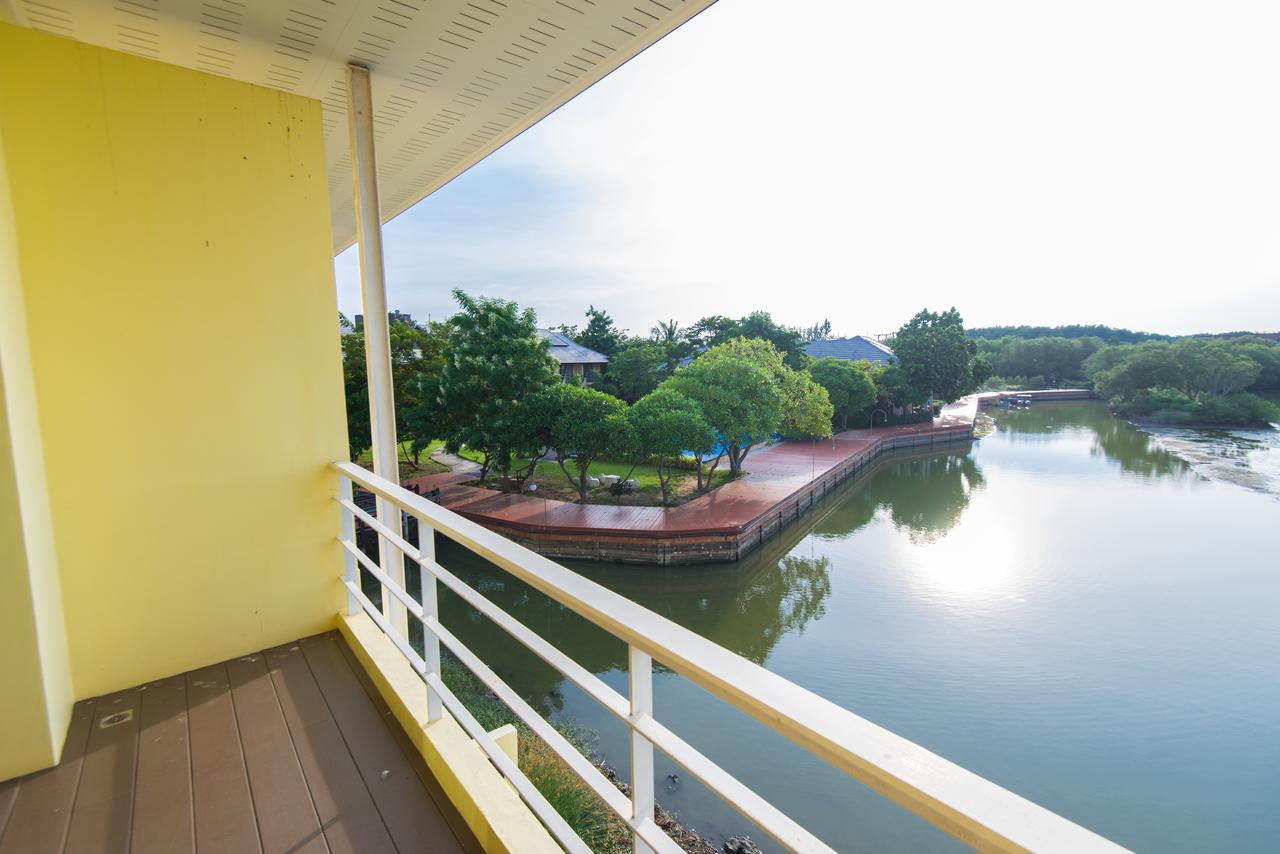 Baan Talay See Cream Resort Samut Songkhram Ngoại thất bức ảnh